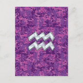 Aquarius Zodiac Symbool on fuchsia digital camo Briefkaart (Voorkant)