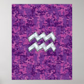 Aquarius Zodiac Symbool on fuchsia digital camo Poster (Voorkant)