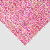 Arabesque damask - schaduwen van koraalroze tissuepapier (Detail)