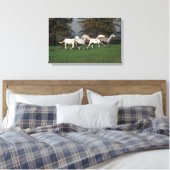 Arabieren die in het veld lopen canvas afdruk (Insitu (Slaapkamer))