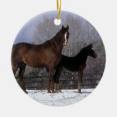 Arabisch Mare & Foal in sneeuw Keramisch Ornament (Voorkant)
