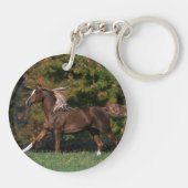 Arabisch paard rijdend in grijsveld sleutelhanger (Achterkant)