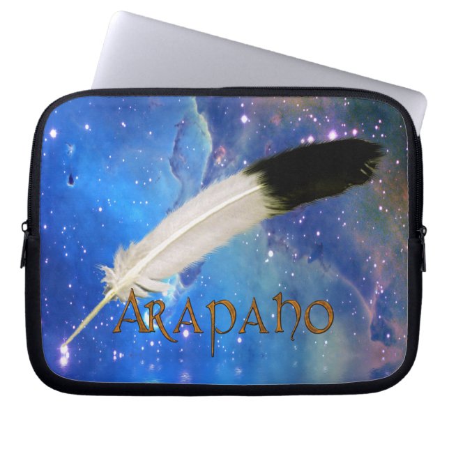ARAPAHO Nation & Feather Outer-Space Laptop Sleeve (Voorkant)