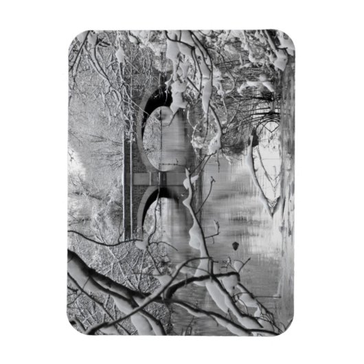 Arch Bridge over Frozen River in Winter Magneet (Verticaal)