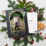 Arch Greenery Merry kerstfoto Chalkboard Folie Feestdagen Briefkaart<br><div class="desc">Dit ontwerp is voorzien van holly en eucalyptus waterverf rondom een gebogen afbeelding met een lijst met gouden folie.</div>