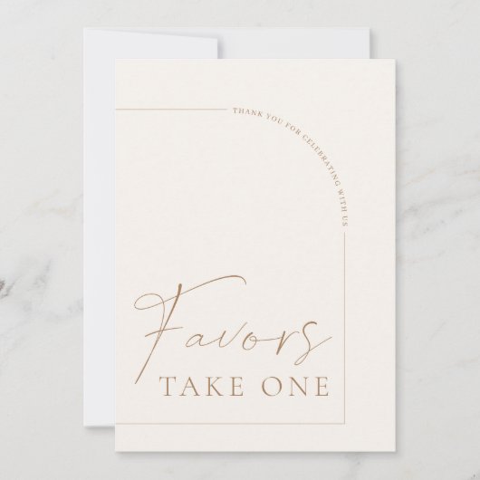 Arch Modern Calligraphy Favors Wedding Sign Kaart (Voorkant)