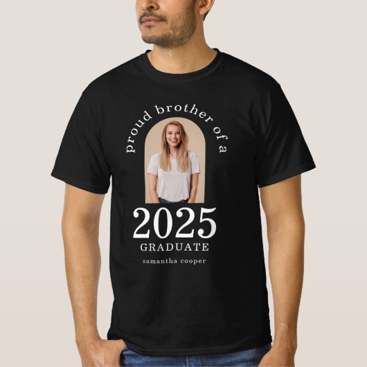 Arch Photo Proud Brother van 2023 Afstuderen T-shirt (Voorkant)