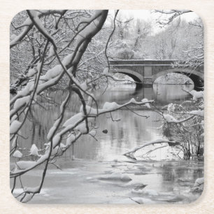 Archbrug over de Bevroren rivier in de winter Kartonnen Onderzetters
