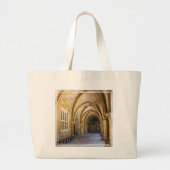 Arched Cathedral Cloister Hallway Grote Tote Bag (Voorkant)