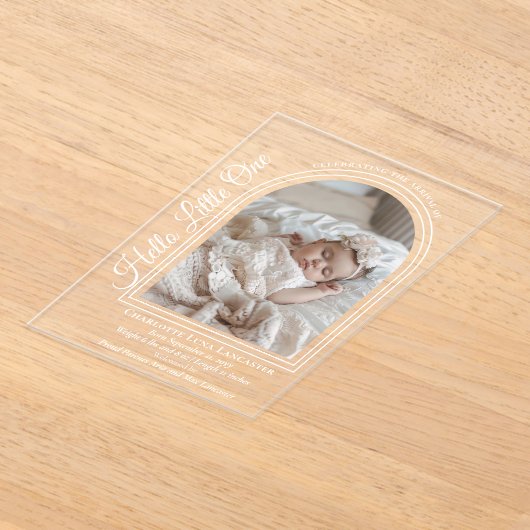 Arched Photo Elegant Script Birth Announcement Acryl Uitnodigingen (Laagn)