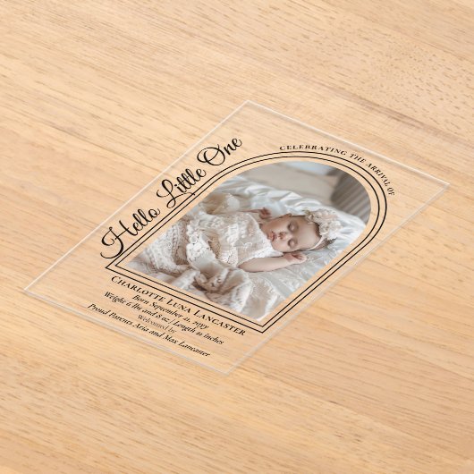 Arched Photo Elegant Script Birth Announcement Acryl Uitnodigingen (Laagn)