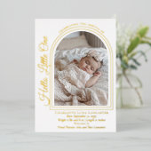 Arched Photo Elegant Script Birth Announcement Folie Uitnodiging (Staand Voorkant)