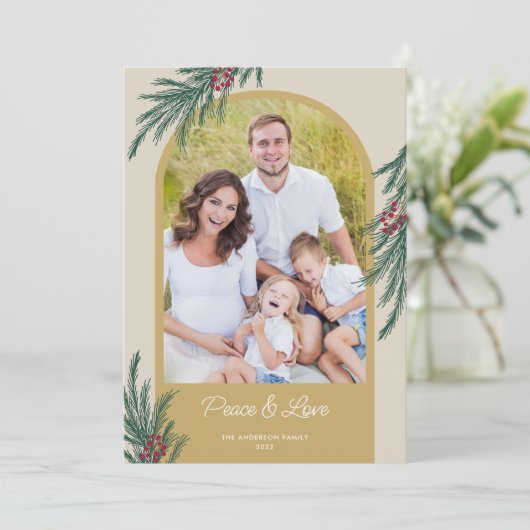 Arched Photo Winter Greenery Peace & Love Feestdagenkaart (Staand voorkant)