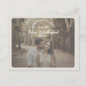 Arched Typography Tying the Knot Save the Date Aankondigingskaart (Voorkant)