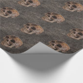 Archeologie II - Schedel op steen-effect achtergro Cadeaupapier (Hoek)