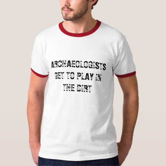 ARCHEOLOGISTEN KRIJGEN IN HET DIRT - shirt (Voorkant)
