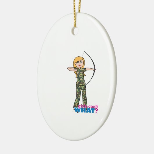Archer Girl in Camo - Light Keramisch Ornament (Links)