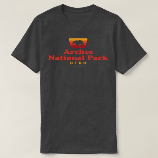Arches National Park Retro Badge Beer Rood T-shirt (Design voorkant)