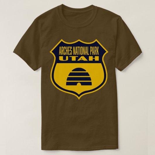Arches National Park Utah Retro Flag Shield Blauw T-shirt (Design voorkant)