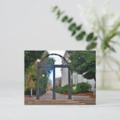 Archway entrance at college briefkaart (Staand voorkant)