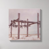 Arctic Carriou Vleesdroging Rack Pt. Lay Village A Canvas Afdruk (Voorkant)