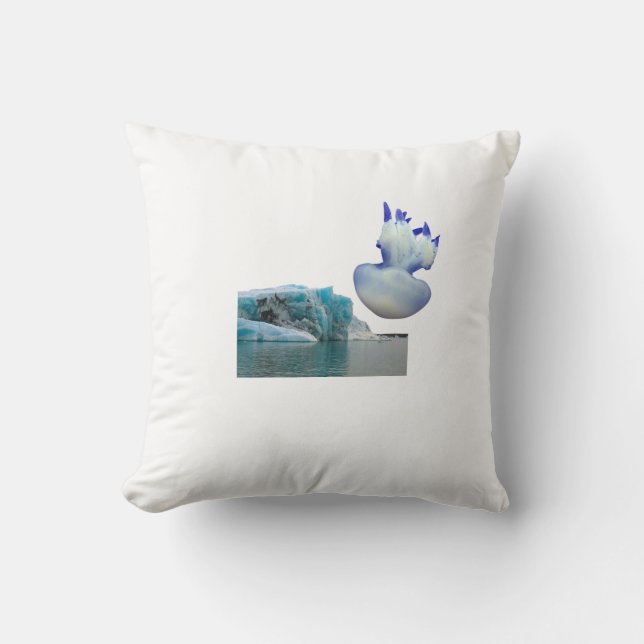  Arctic Serenity Pillow – Iceberg and Jellyfish Na Kussen (Voorkant)