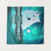 Arctische wolf en magische nacht met noorderlicht wandkleed (Voorkant (horizontaal))