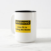 "Area 51 roept me thuis" Alien Mok (Voorkant links)