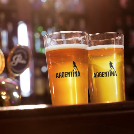 Argentijnse voetbalspeler gebruikt punt als bal glas