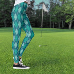 Argyle Diamond Pattern in 3 Shades of Blauwgroen Leggings<br><div class="desc">Blauwgroen,  turquoise en aqua combineren in een retro golf geïnspireerd Argyle patroon met een moderne draai. De diamanten worden gekruist door het klassieke witte stikken.</div>