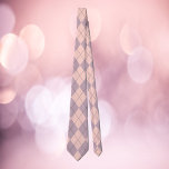 Argyle Patroon Roze en Paarse Stropdas<br><div class="desc">Ben je een fan van een argyle patroon? Dit stropdas heeft een roze en paarse argyle met zwarte accenten.</div>