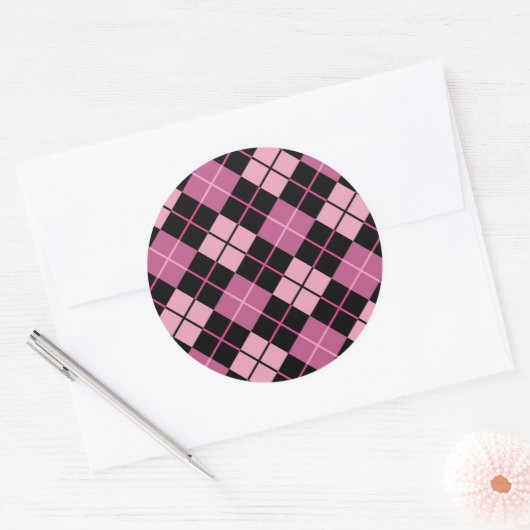 Argyle Pattern in Black en Pink Ronde Sticker (Envelop)