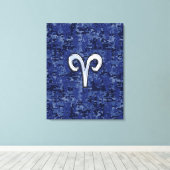 Aries Zodiac Sign on Navy Blue Digital Camo Canvas Afdruk (Insitu (Houten vloer))