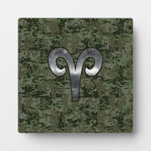 Aries Zodiac Sign on Woodland Green Digital Camo Fotoplaat (Voorkant)