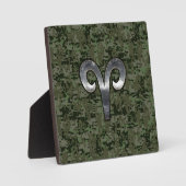 Aries Zodiac Sign on Woodland Green Digital Camo Fotoplaat (Voorkant)