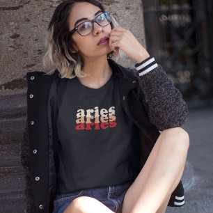 Aries Zodiac Sign Rood vermogen Kleur T-shirt