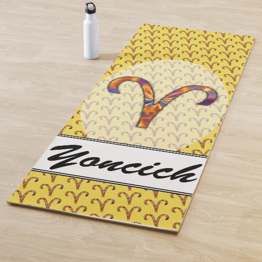 Aries Zodiac Symbol Element van Kenneth Yoncich Yogamat (In situ)