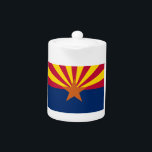 Arizona Flag, Amerikaan de kopperstaat Theepot<br><div class="desc">De vlag van Arizona, Arizona, een zuidwestelijke staat, is de thuisbasis van natuurlijke wonderen zoals de Grand Canyon, de Colorado, het nationaal park van Saguaro en de Sonoran-woestijn. Arizona-bijnamen zijn de staat Copper en de staat Grand Canyon. Dit werk komt niet in aanmerking voor auteursrechten en dus voor iedereen, omdat...</div>