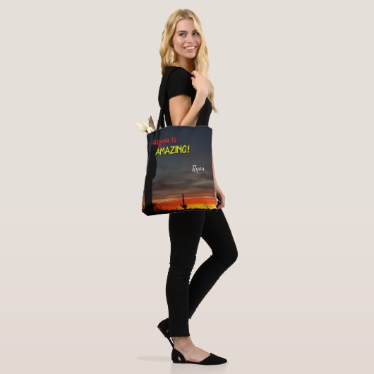 "Arizona is geweldig!" Sunset Sonoran Desert Cactu Tote Bag (Op model)