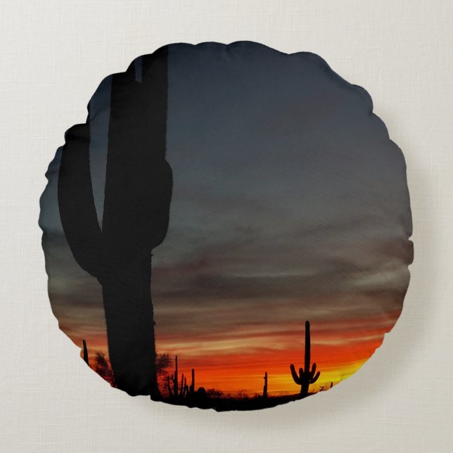 Arizona Sunset Sonoran Desert met Saguaro Cactus Rond Kussen (Voorkant)