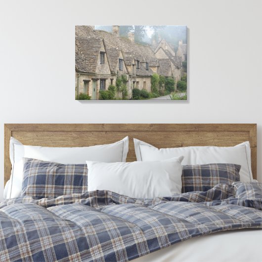 Arlington Row, Bibury canvas print (Insitu (Slaapkamer))