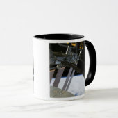 arm van Endeavor onder de International Space Stat Mok (Voorkant rechts)