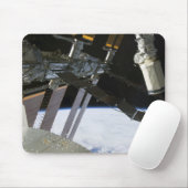 arm van Endeavor onder de International Space Stat Muismat (Met muis)