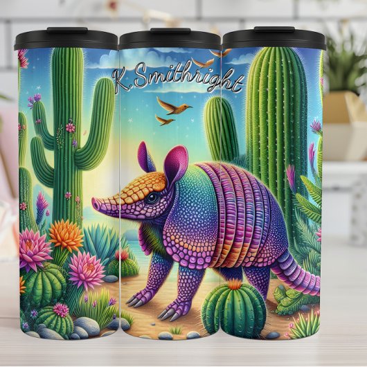Armadillo in een cactus tuin thermosbeker