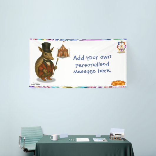 Armand, armadillo-circusdirecteur spandoek (Beurs)