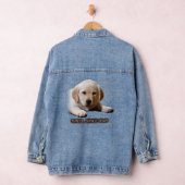 Arme vermoeide kleine labrador puppy. Net als ik! Denim Jacket (Hangar)