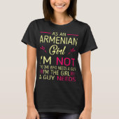 Armeens De meisjes hebben Humor nodig T-shirt (Voorkant)