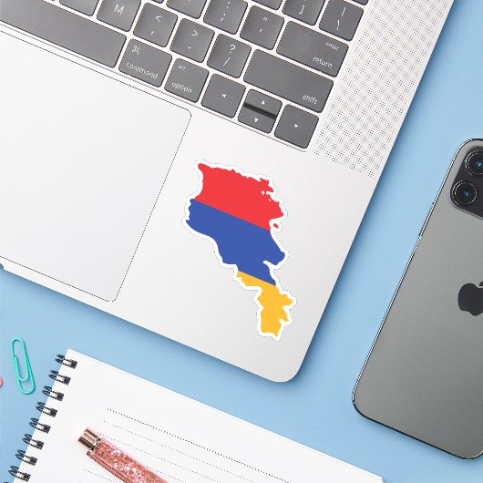 Armeense vlag in de landkaart Stickers (Laptop met iPhone)