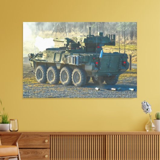 ARMORED PERSONNEL CARRIER - Stryker 32x48 Canvas Afdruk (Insitu (Woonkamer))