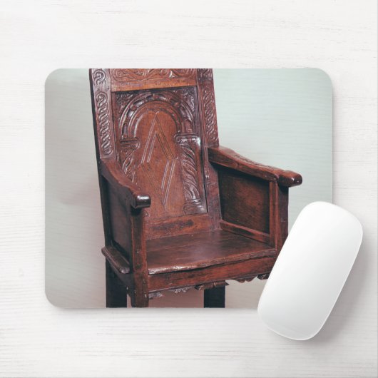Armstoel met achterzijde en in dozen gearceerde zi muismat (Met muis)